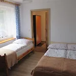 维拉维尔旅馆 *